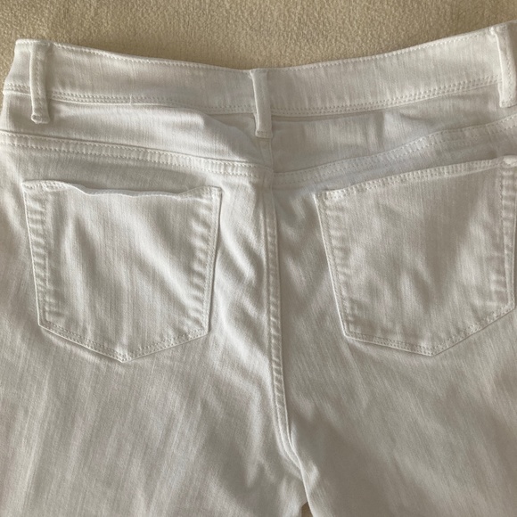 JJill Authentic fit slim leg jeans 8Tall white - Picture 6 of 8